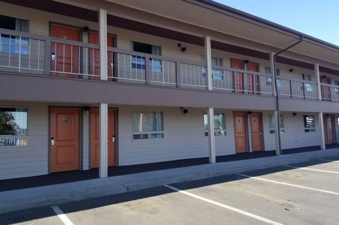 太平洋高速公路贝斯特韦斯特酒店 塞勒姆 外观 照片